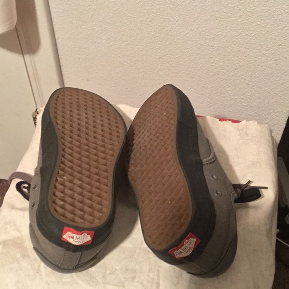 Vans Stone gray & black sneakers. - Picture 7 of 7